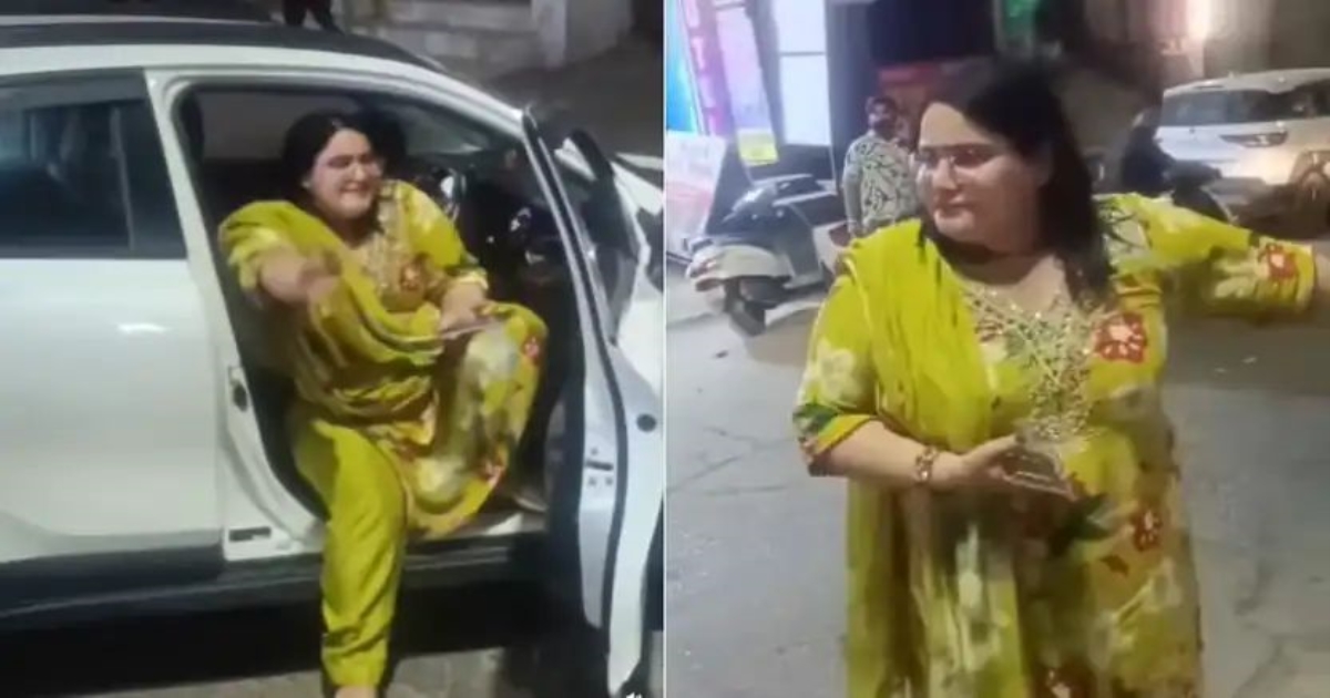 drunk-woman-blocks-road-hisar-haryana-viral-video
