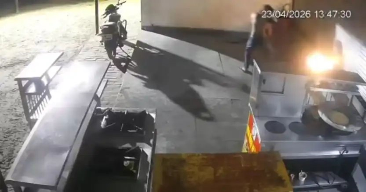 lucknow-panipuri-dispute-shop-fire-incident