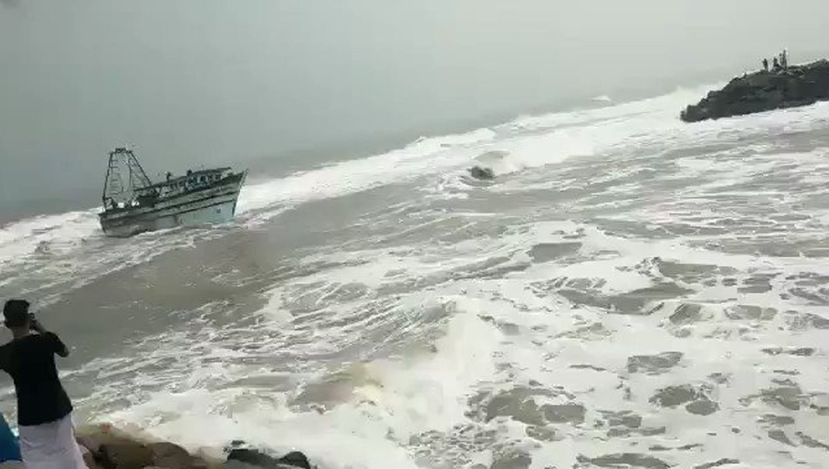 Nivar cyclone effect fisher man boat dancing viral video