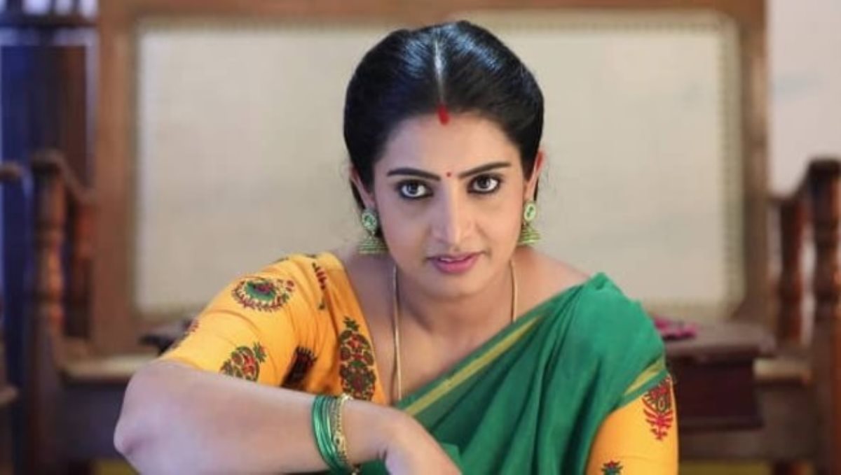 actress-sujitha-latest-modern-look-viral-photos
