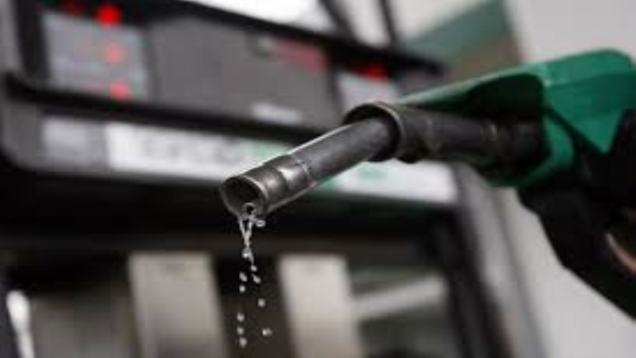 today-petrol-diesel-price-decreased-3W9KND