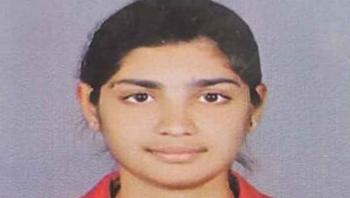 Pondicherry Coimbatore College Girl died on Beach 