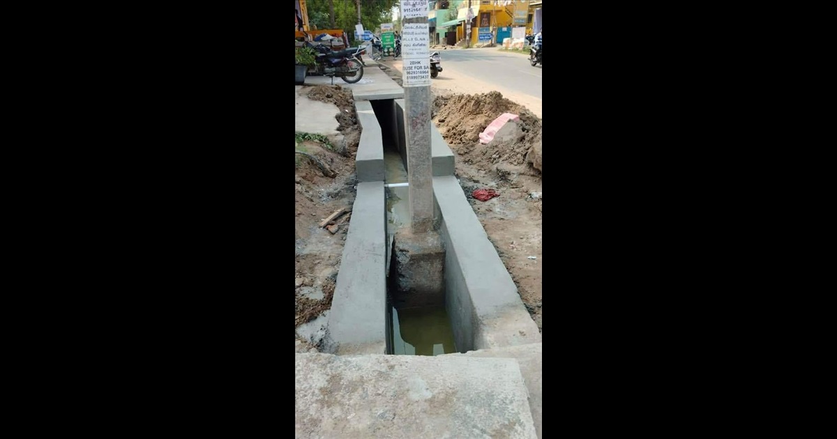 Pondicherry Villianur Electric Pole in Sewage Line 