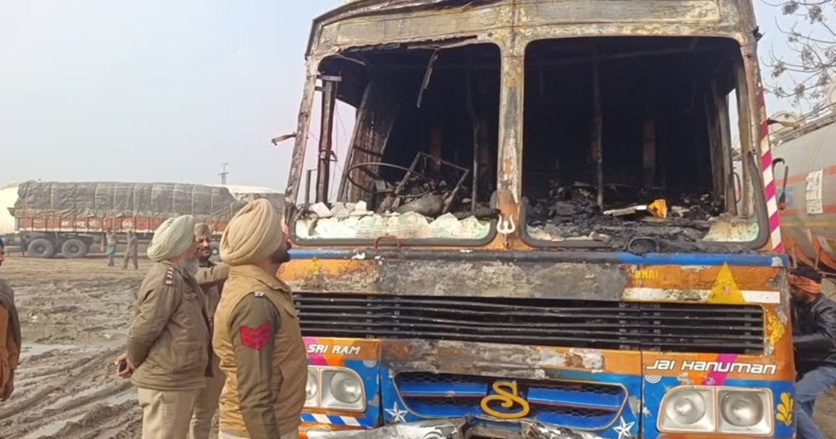 in Punjab Tamilnadu Registration Truck Fire Accident Driver Cleaner Dies 