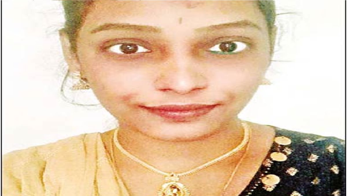 Ramanathapuram Woman Sowmiya Suicide Love Failure Teacher Sheik Mohammad Is Culprit 