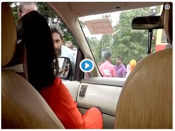 lady-reporter-sent-back-from-sabarimala-video