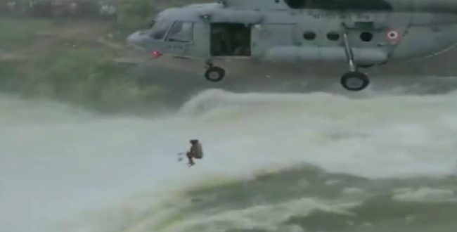 indian-air-force-chopper-today-rescued-a-man-at-khutagh