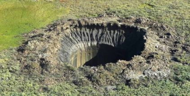 Russia 100 feet crater