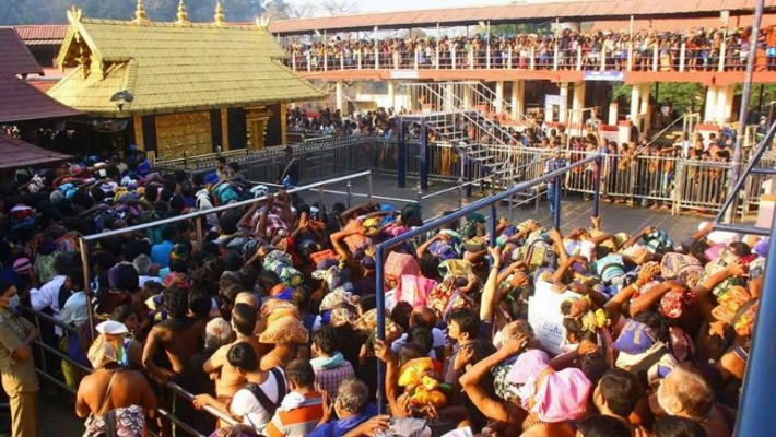 Ayyappa devotees attacked near kerala border