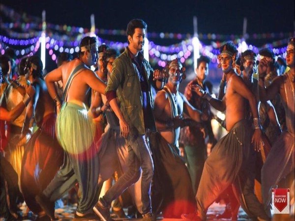 sarkkar-padal-veluyedu-vijay-rasikargal-pattasu-vedithu