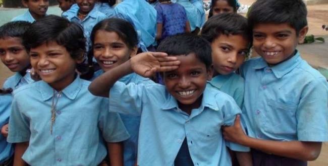 tamilnadu-students-happy-for-minister-sengottaiyan-anno