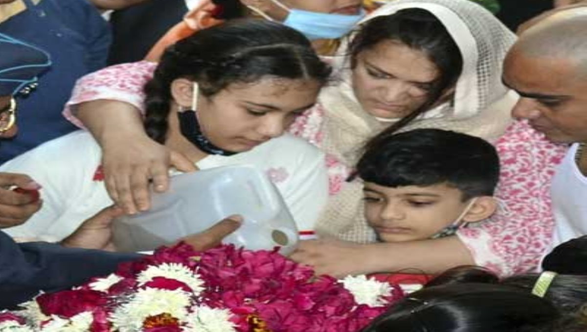 wing commander daughter says, I want to join the Air Force in the future 