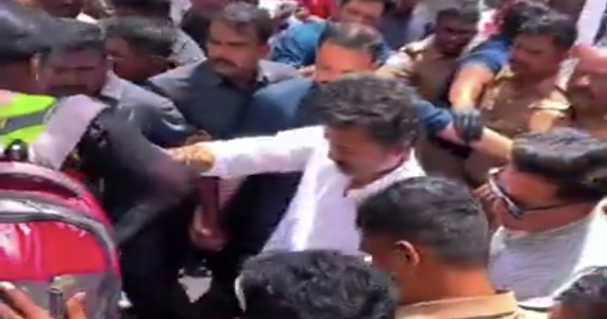 vijay-trichy-election-campaign-humanity-incident