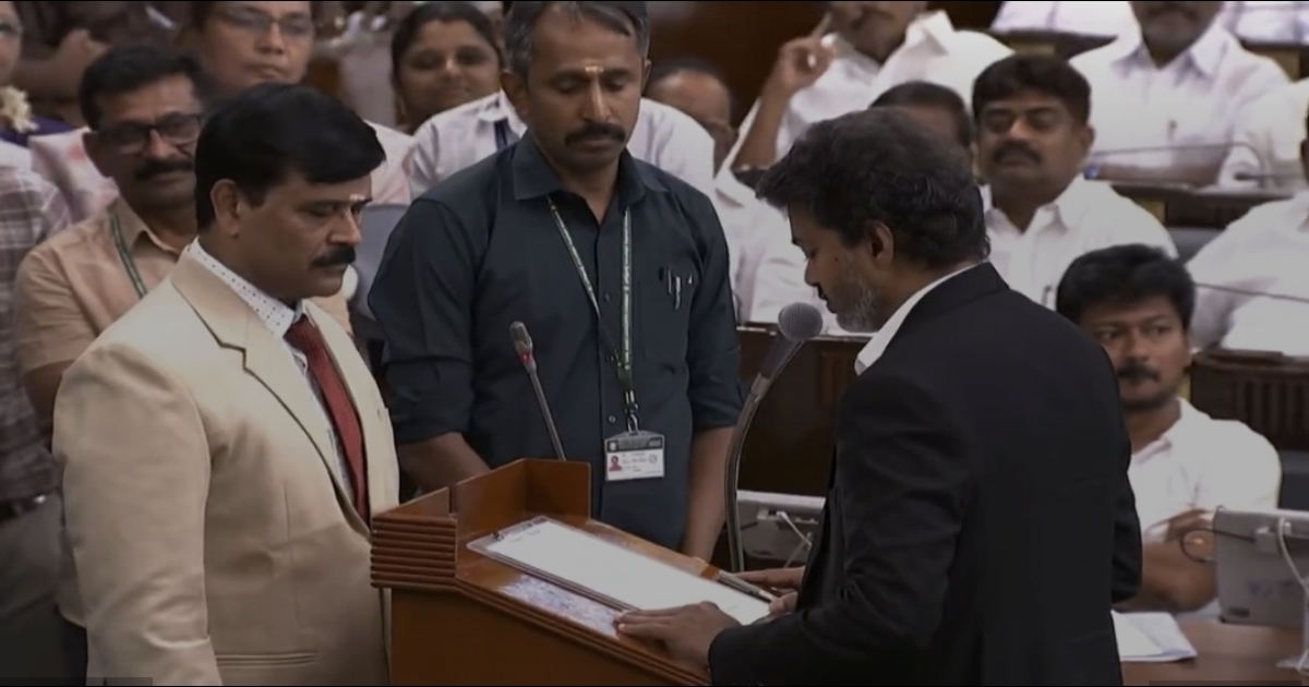 Udhayanidhi-reaction-video-vijay-swearing-in