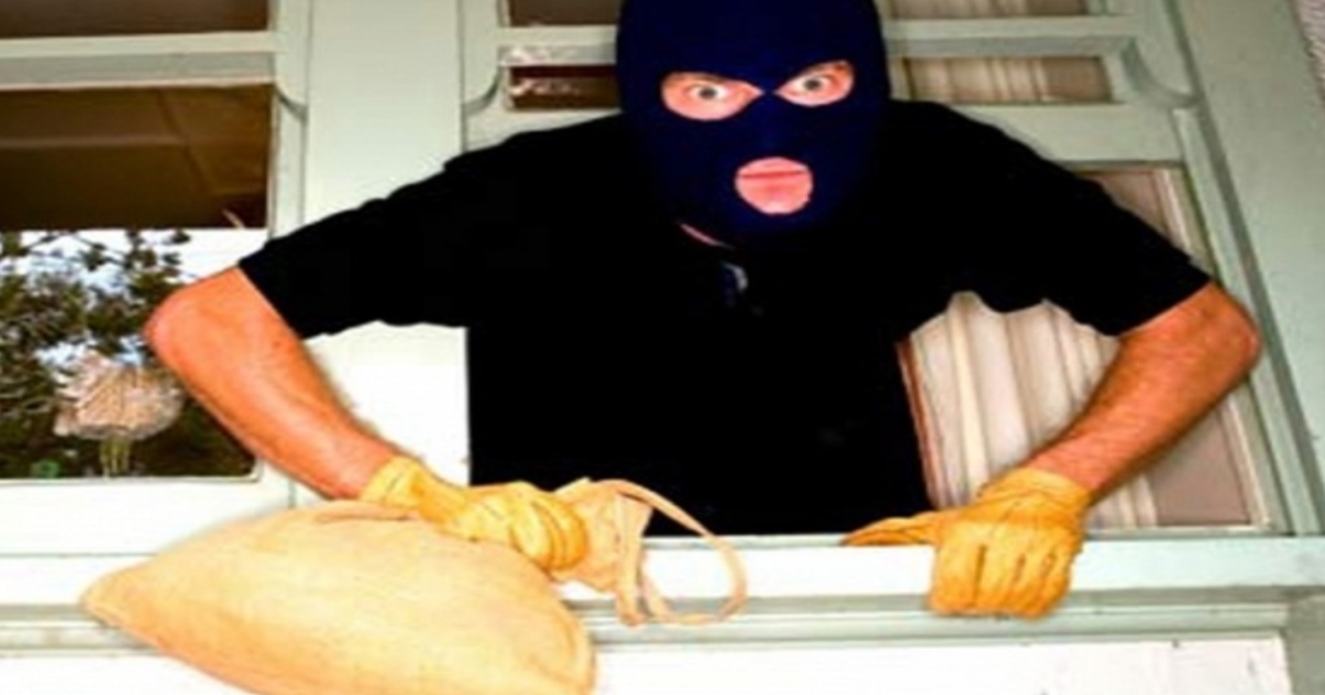 16 Sovereign Gold Snatched From Teacher Inside School Toilet