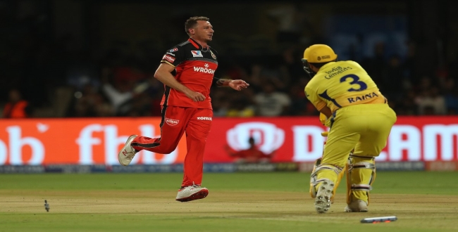 chennai-wickets-fall-one-by-one