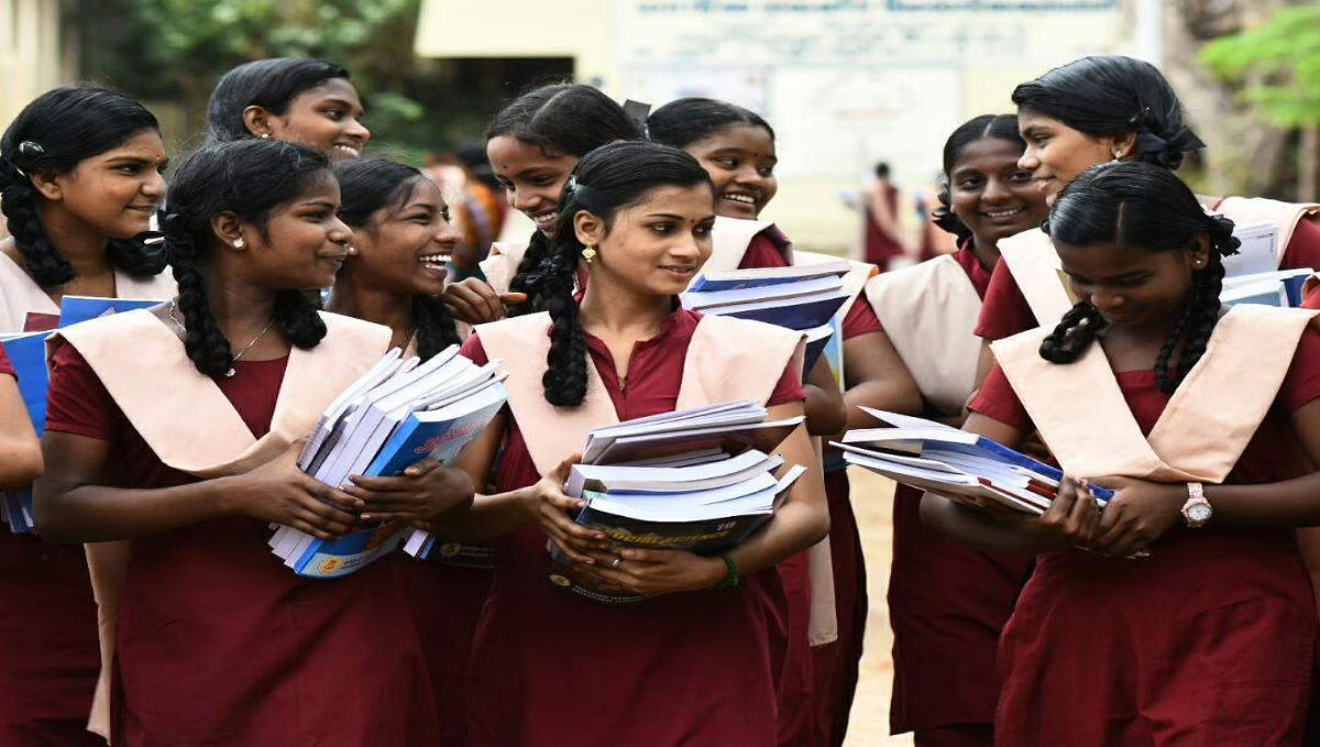 Tamilnadu Minster PTR Palanivel Announce Girl Student Went Polytechnic completing SSLC Fund