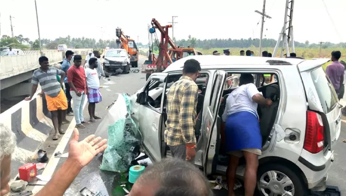 Tiruppur Dharapuram Near NH Car Accident Hit Centre Median 3 Died 