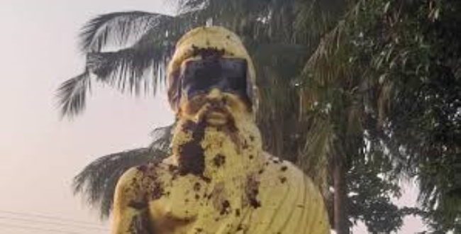 disgraced Tiruvalluvar statue