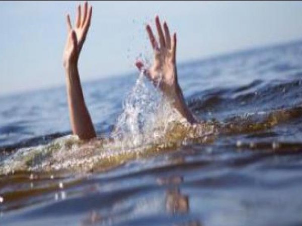 10'th std students died in river