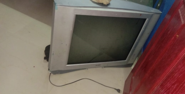  A 3-year-old child was died when a TV fell on his head