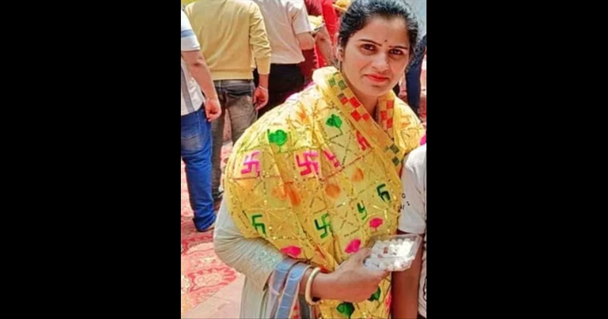 in-madhya-pradesh-ujjain-woman-dies-after-scarf-stuck-i