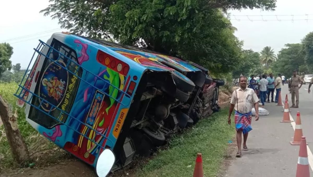 private-bus-collided-with-a-car-4-injured-at-namagiripe