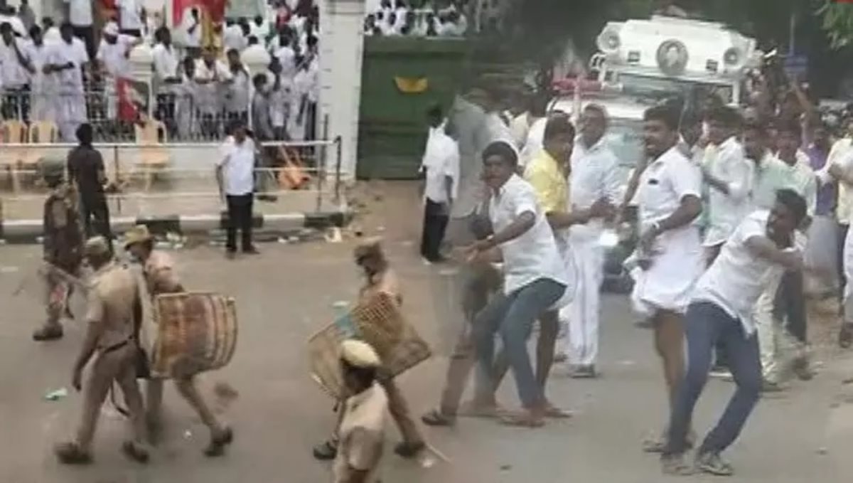 14 supporters of Edappadi Palaniswami arrested for their involvement in the attack on the ADMK head office have been sentenced to 15 days in court custody.