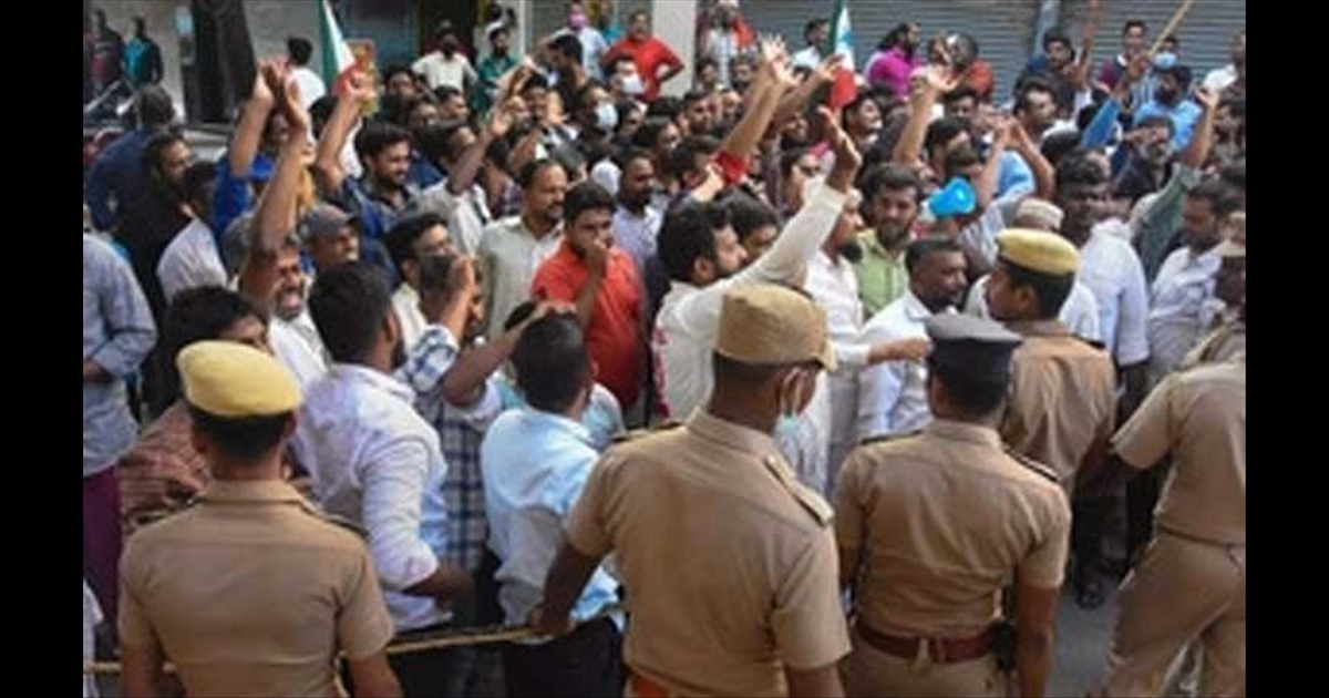A complete shutdown in Kerala today to condemn the arrest of the executives of Popular Brand of India..!