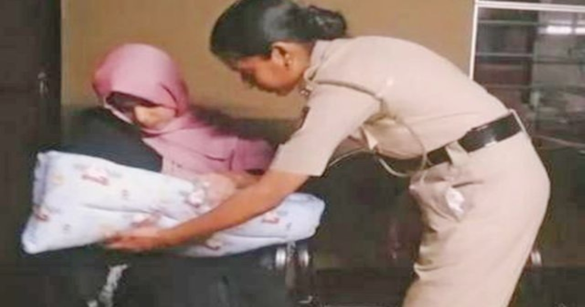 The father who abducted the infant child was safely rescued by the police and handed over to the mother