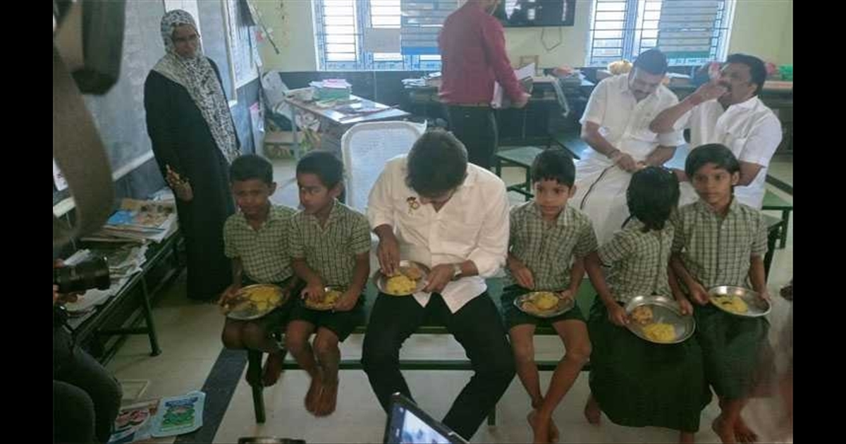 Minister Udayanidhi Stalin sat and had breakfast with students...