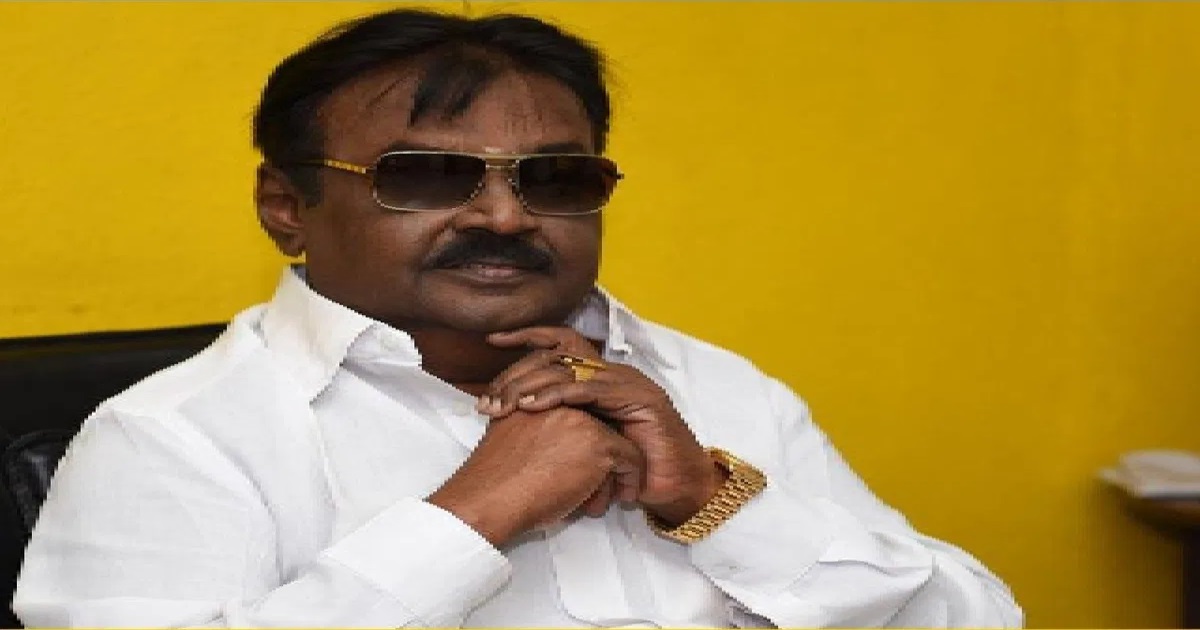 Padmapoosan award given to actor vijayakanth