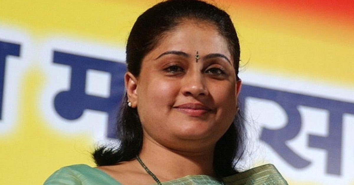 Actress Vijayasanthi May join Congress 