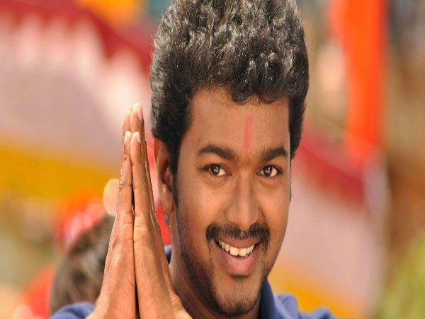 vijay-helped-to-a-poor-girl-who-admitted-in-hospital