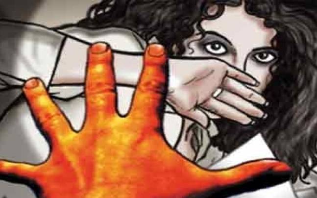 women raped in beauty parlour by shooting video