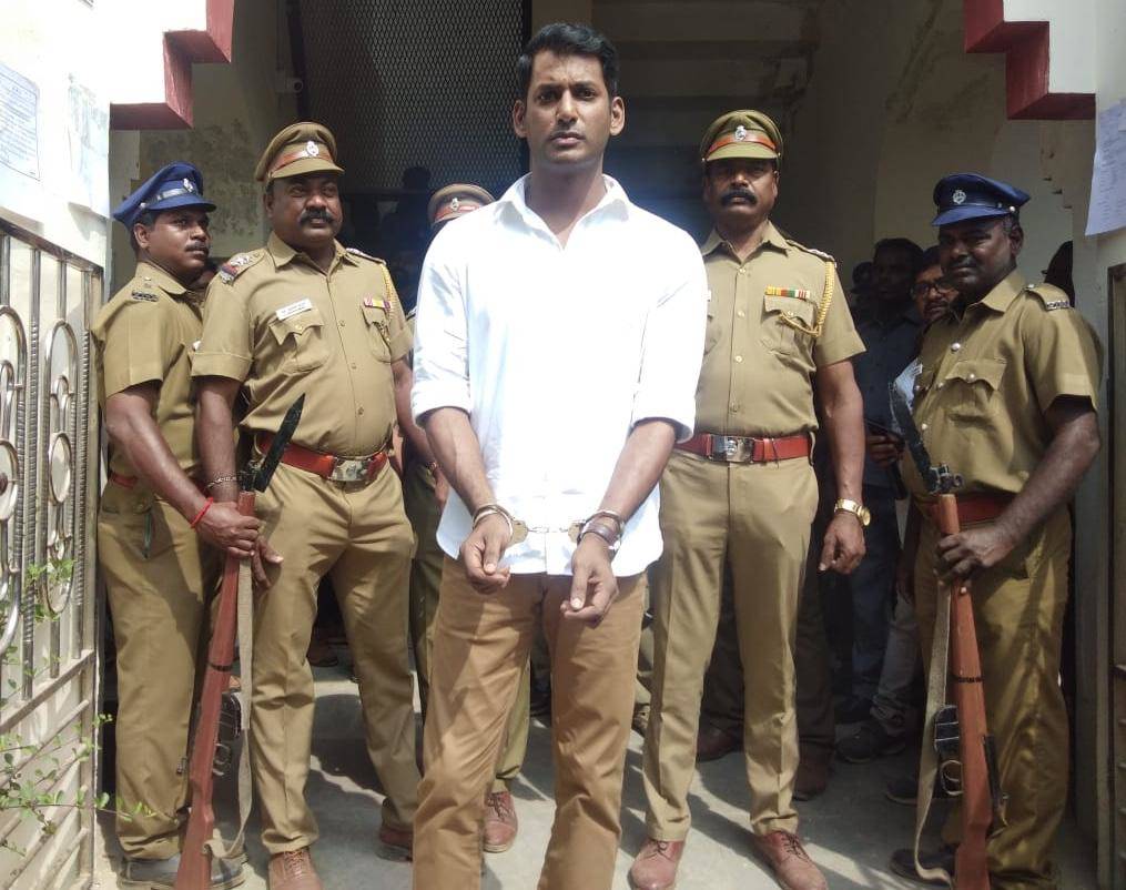 photos are spreading rumours in social media about actor vishal arrests again