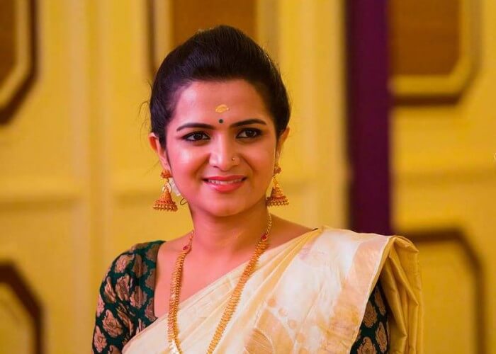 Cute tamil tv channel anchors