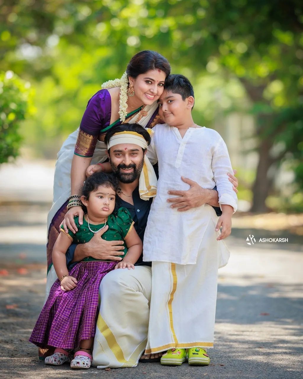 Actress Sneha family photos