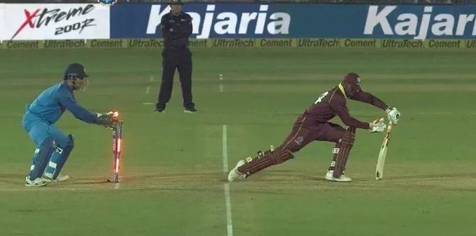 Fastest stumping of Ms Dhoni