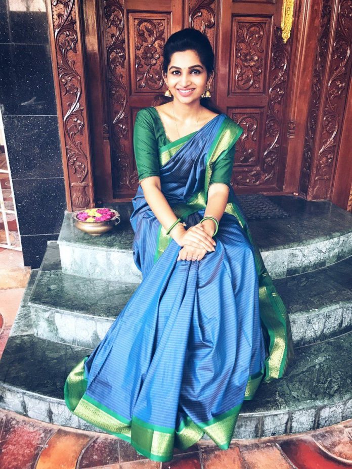 Cute tamil tv channel anchors