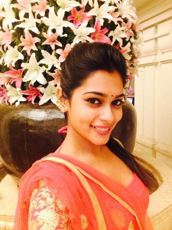 Cute tamil tv channel anchors