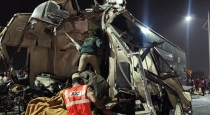 Horrible accident.. 2 buses collide head-on.. 5 dead, more than 50 injured..!