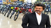 Modern-bicycles-helmets-water-bottles-school-students