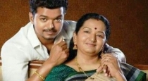 wow-thalapathy-vijay-with-his-mother-amazing-and-rare-p