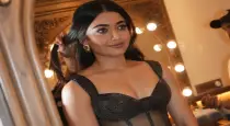 Rashmika-mandanna-glam-look-zee-cine-awards-2025