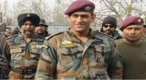 Dhoni serves with army in kashmir