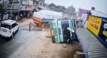 Lorry and bus accident viral video