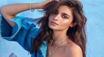 aalia-bhat-wears-lisght-dress