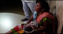 Andra Pradesh Visakhapatnam Woman Delivery with Torch Light due to Power Cut  