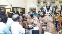 rajini went to athivarathar temple
